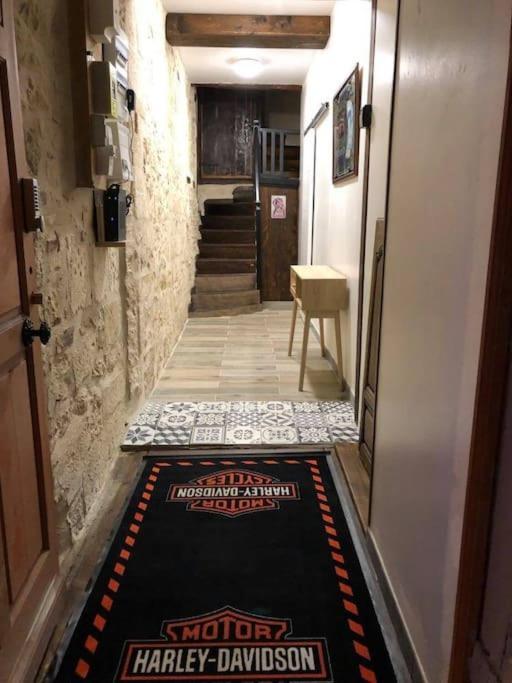 Suite De Charme Au Pied De La Cathedrale Laon Eksteriør billede