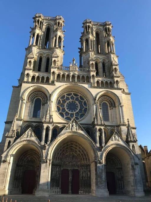 Suite De Charme Au Pied De La Cathedrale Laon Eksteriør billede