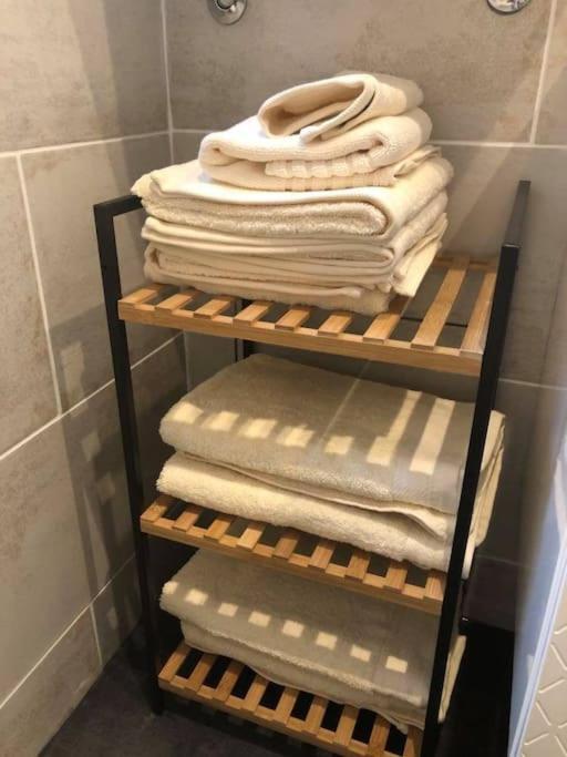 Suite De Charme Au Pied De La Cathedrale Laon Eksteriør billede